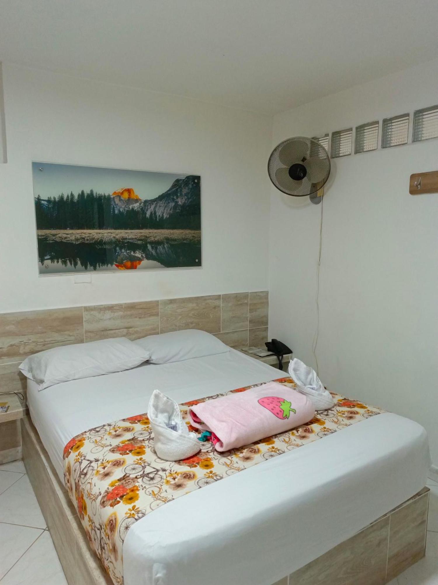 Hotel Brisas Medellin Luaran gambar